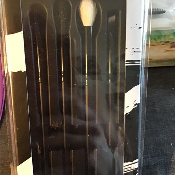 Morphe and Crown Set of Brushes - Picture 8 of 8